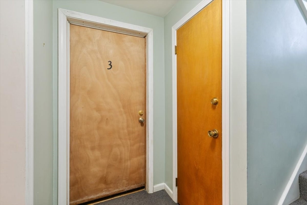 40 Railroad Avenue, Unit B2 Beverly, MA 01915 - Photo 8 of 31