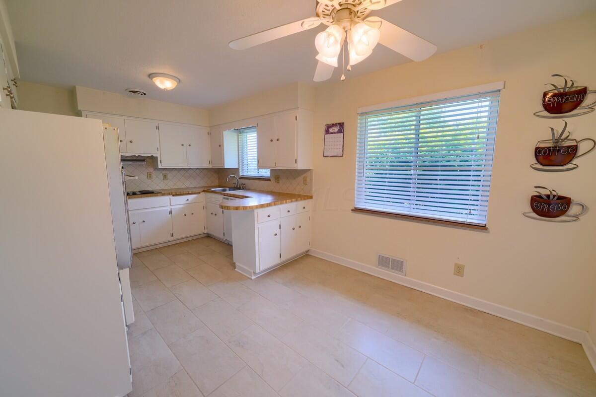 653 Crescent Road Columbus, OH 43204 - Photo 8 of 26 653 Crescent Road (25)