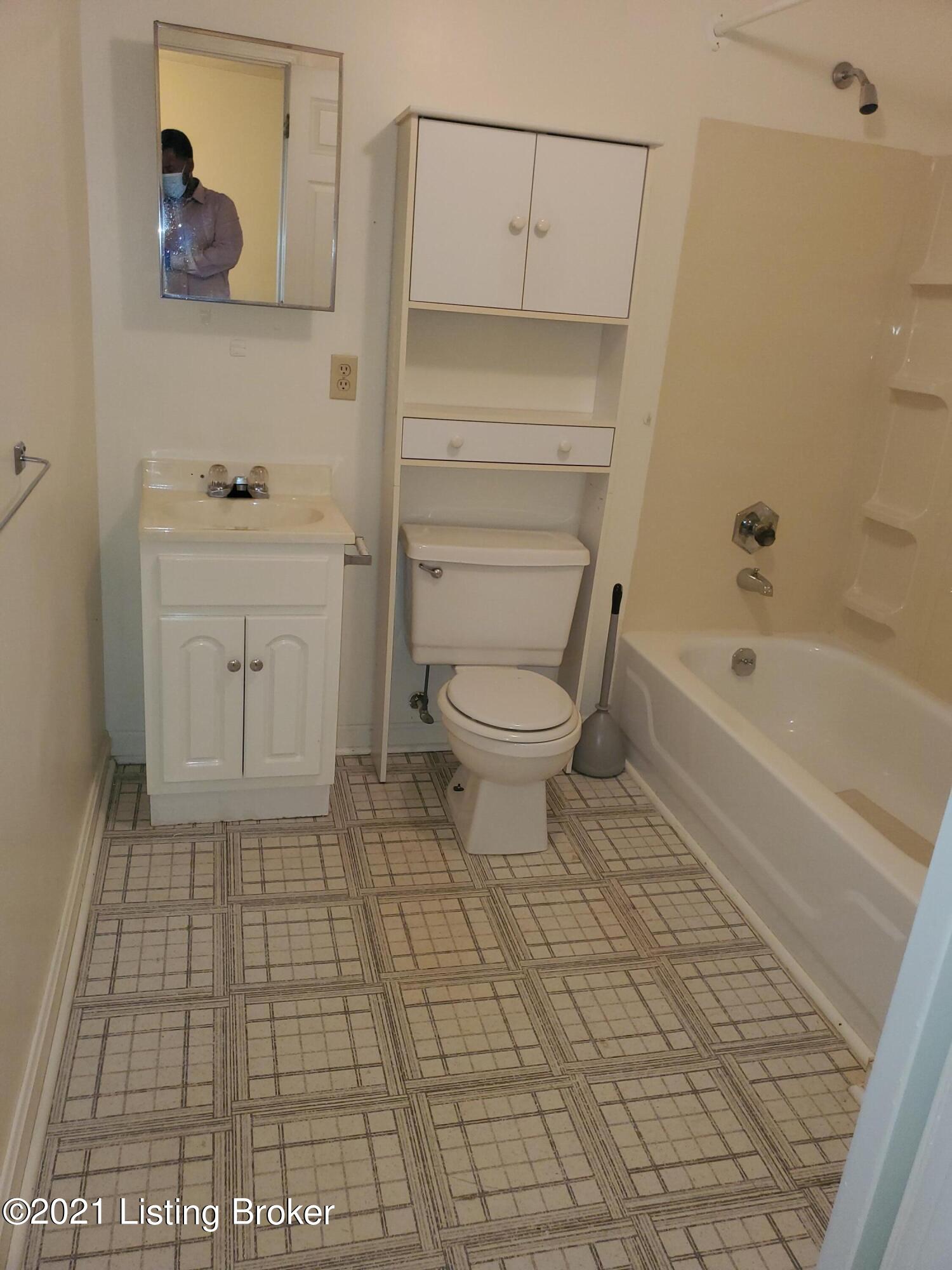 413 East High Street Springfield, KY 40069 - Photo 24 of 29 20210901_181508