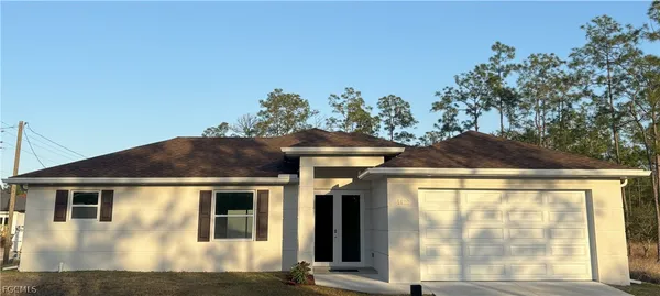 $2,200 | 1422 Highland Avenue, Lehigh Acres, FL 33972