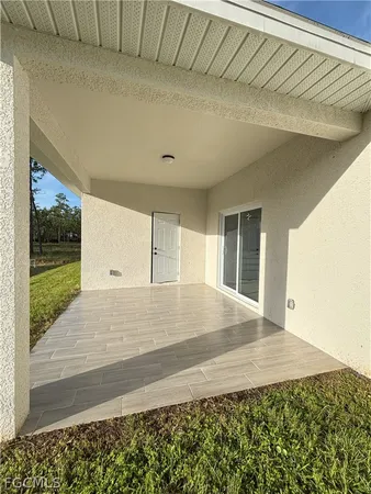 $2,200 | 1422 Highland Avenue, Lehigh Acres, FL 33972