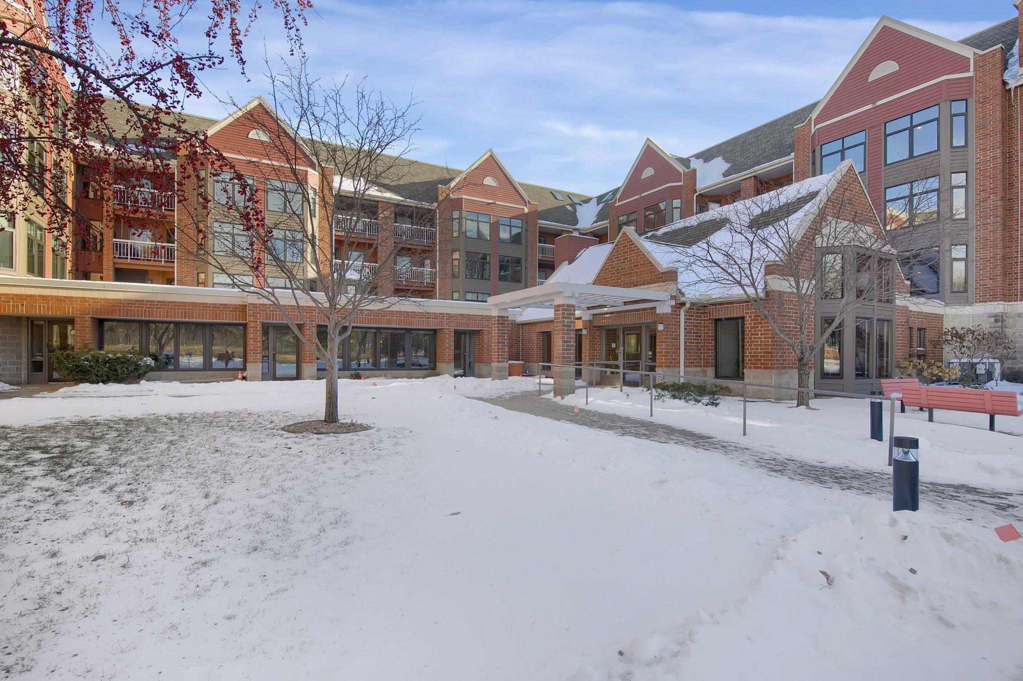 500 County B Road West, Unit 328 Roseville, MN 55113 - Photo 1 of 48