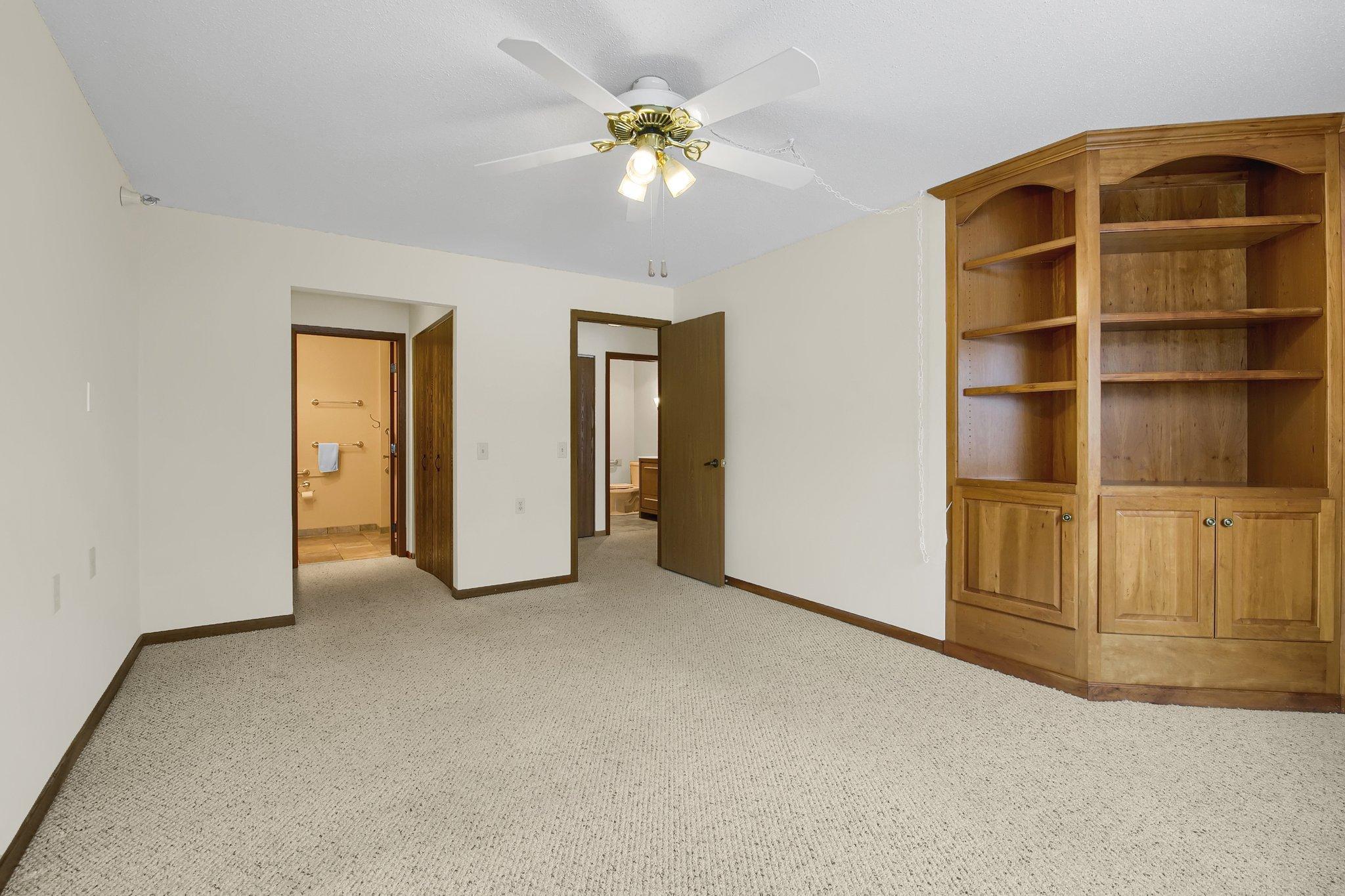 500 County B Road West, Unit 328 Roseville, MN 55113 - Photo 19 of 48
