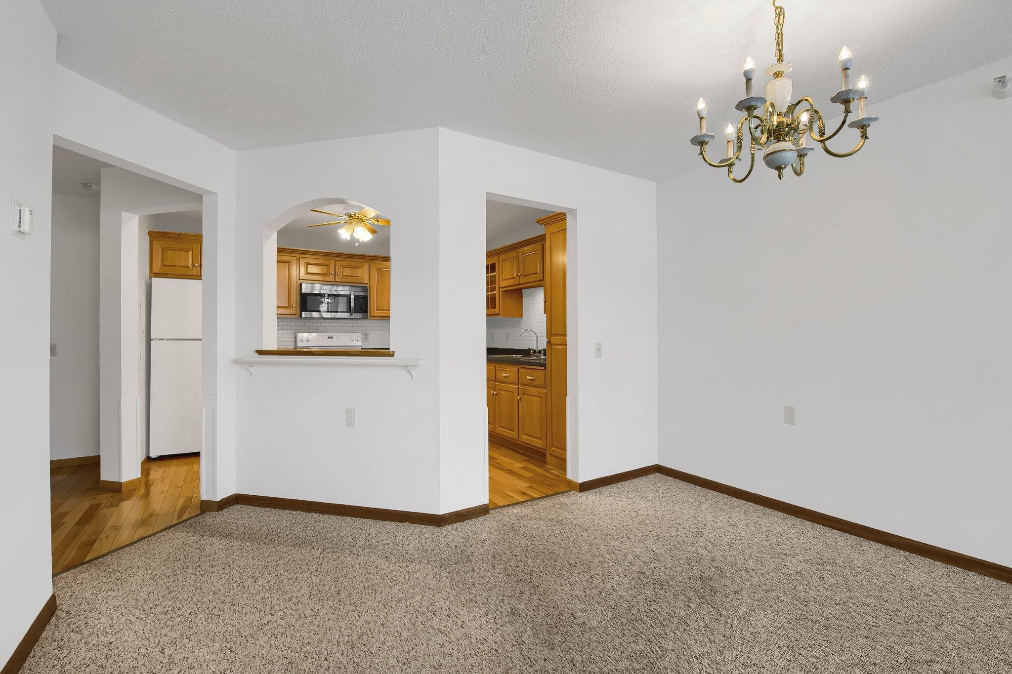 500 County B Road West, Unit 328 Roseville, MN 55113 - Photo 7 of 48