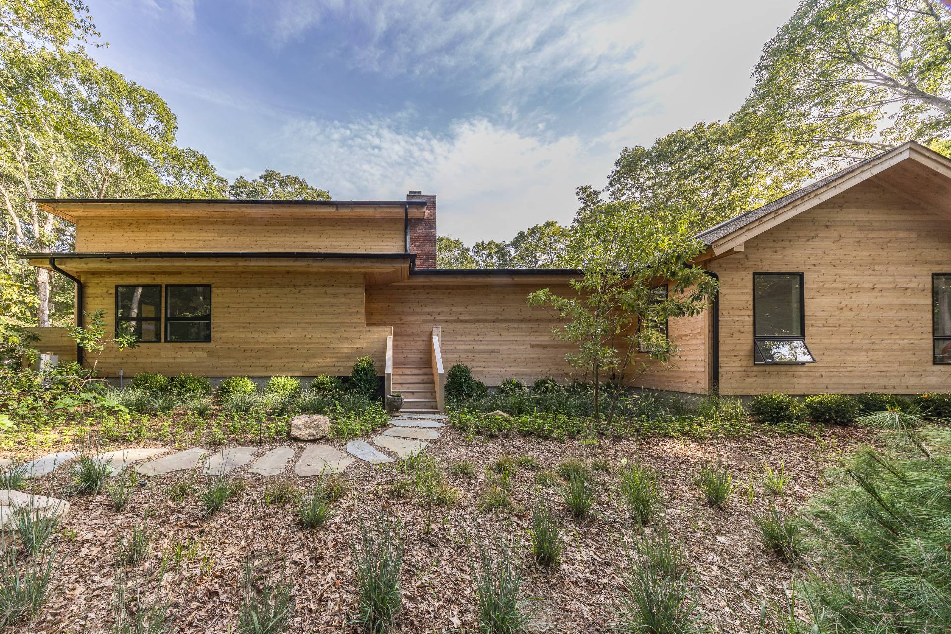 21 Saddle Lane East Hampton, NY 11937 - Photo 3 of 35