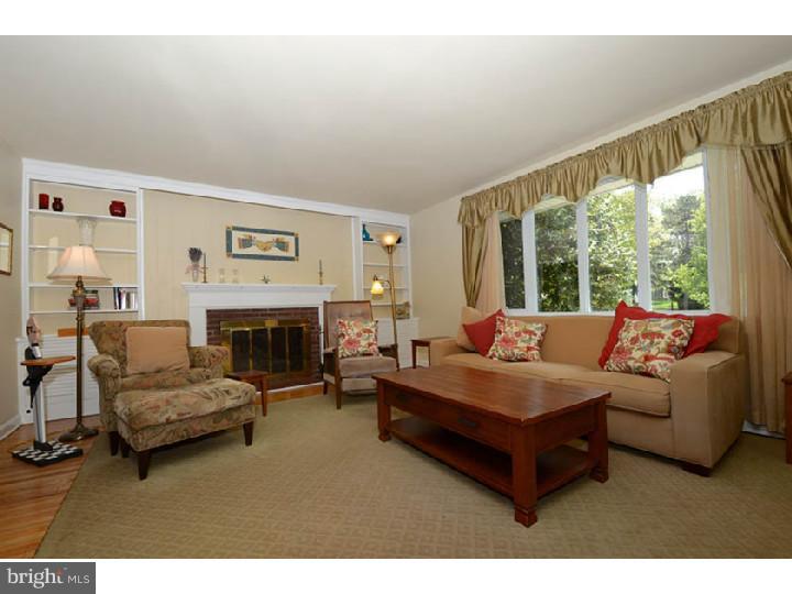 306 Clairemont Road Villanova, PA 19085 - Photo 6 of 25 Living Room
