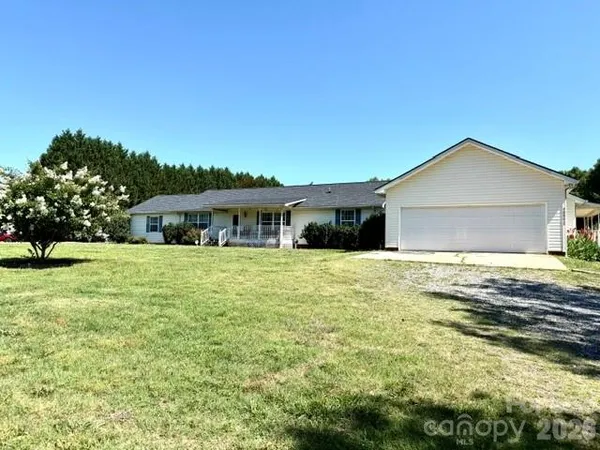 $450,000 | 4084 Carpenters Cove Road, Claremont, NC 28610