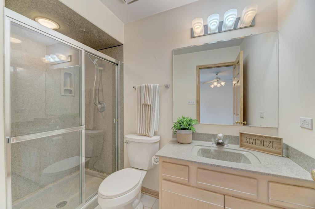 1500 Royal Oak Road Darien, IL 60561 - Photo 31 of 48