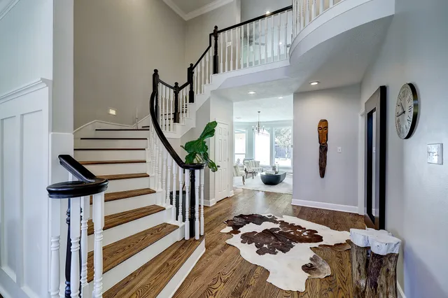 a view of entryway with wooden floor