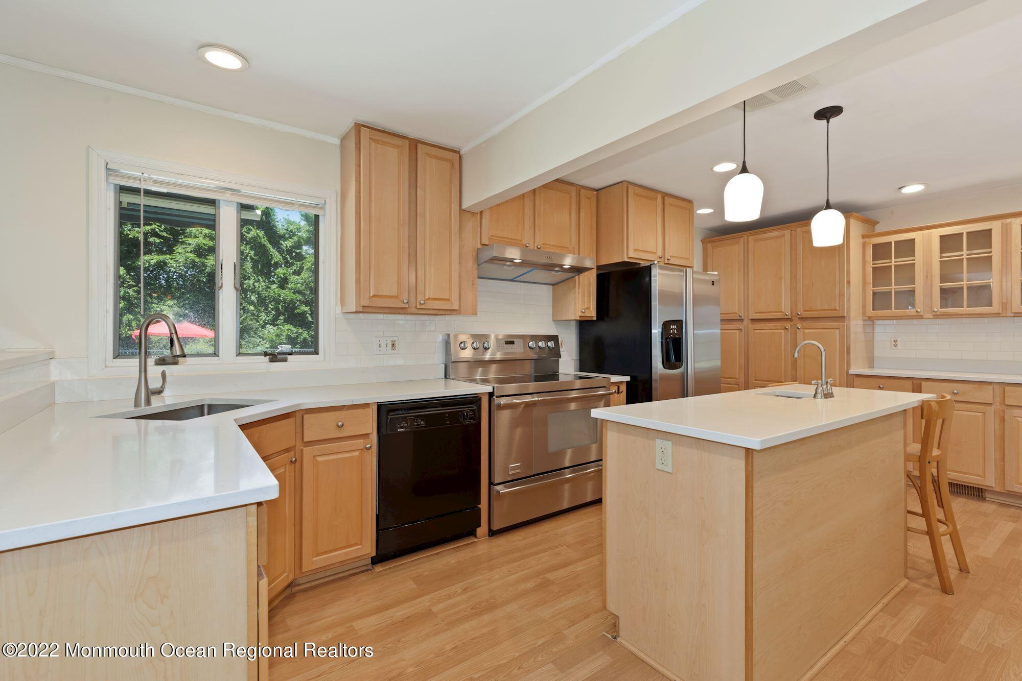 65 Pelican Road Middletown, NJ 07748 - Photo 15 of 48 051_65_Pelican_Road_378500_724713