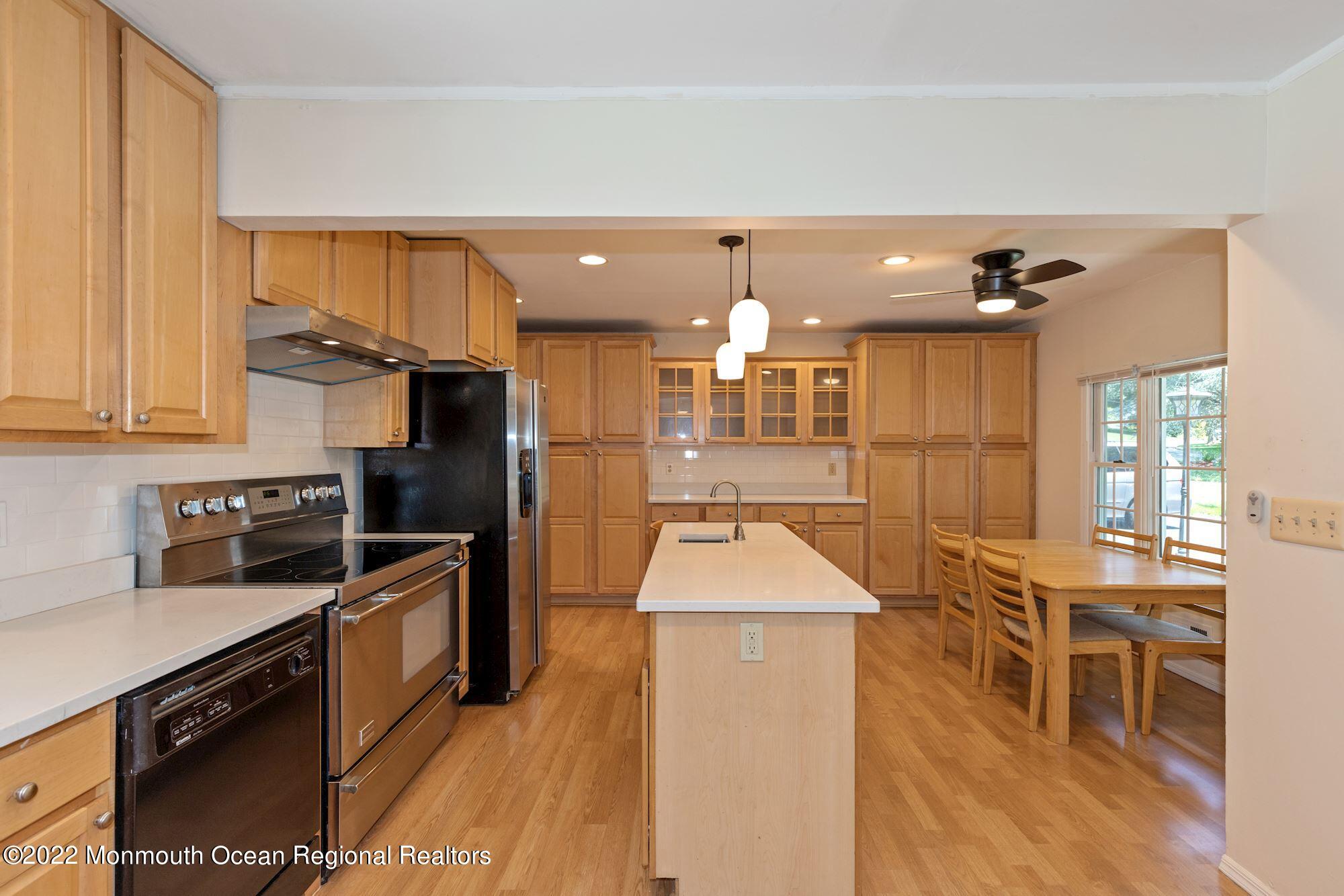 65 Pelican Road Middletown, NJ 07748 - Photo 19 of 48 055_65_Pelican_Road_378500_724713