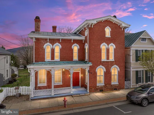 $375,000 | 9400 South Congress Street, New Market, VA 22844