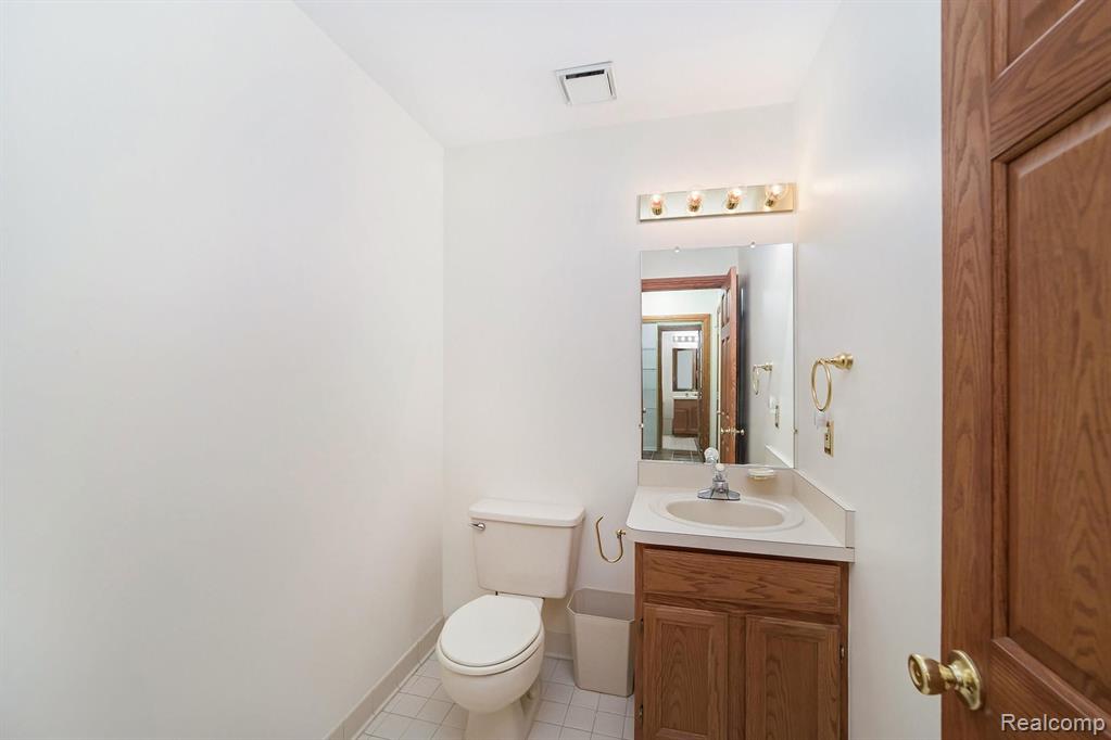 2139 Rochelle Park Drive, Unit 73 Rochester Hills, MI 48309 - Photo 11 of 34