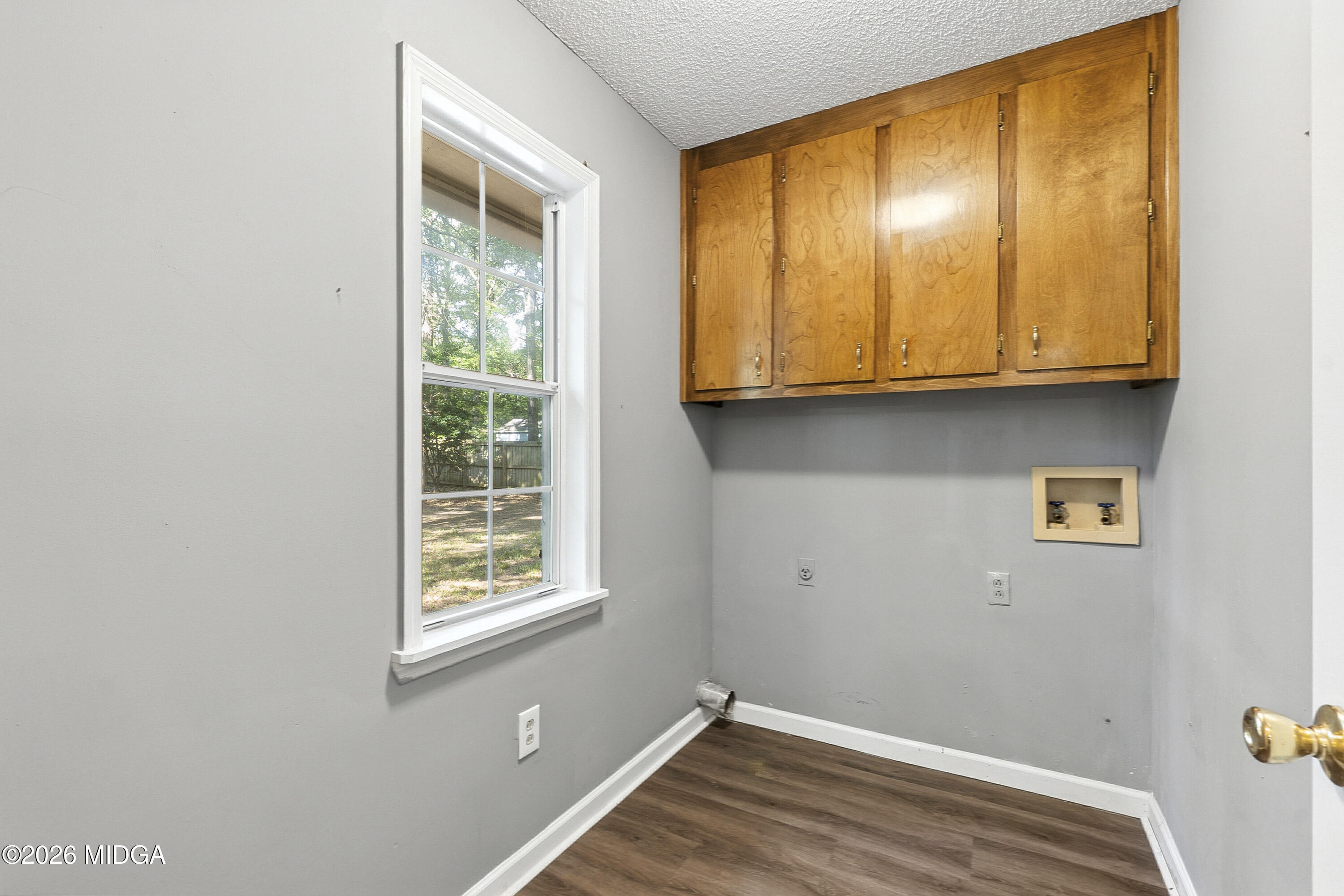 5626 Janeru Circle Macon, GA 31216 - Photo 15 of 45 a view of an empty room with a window