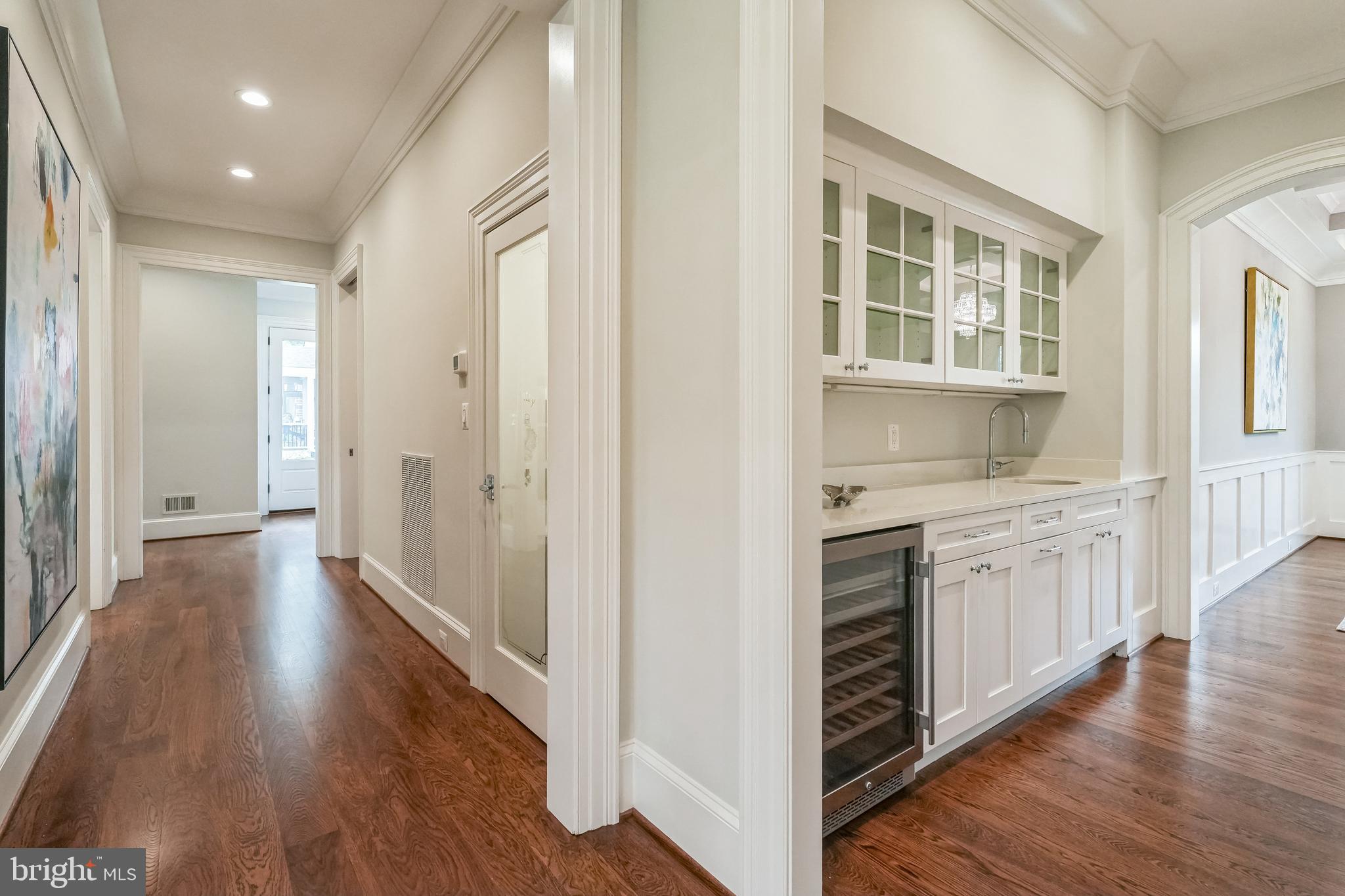 305 Old Courthouse Road Northeast Vienna, VA 22180 - Photo 15 of 69 Butler's Pantry