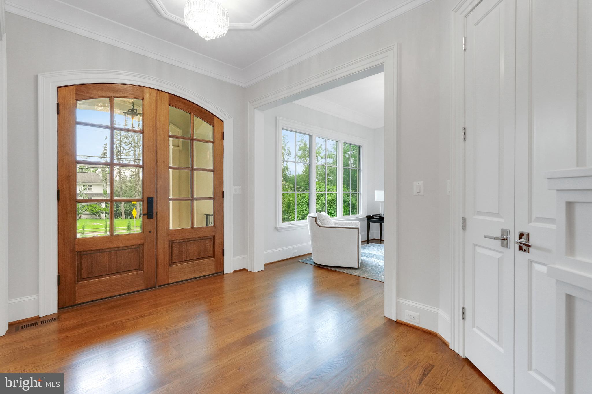 305 Old Courthouse Road Northeast Vienna, VA 22180 - Photo 7 of 69 Foyer