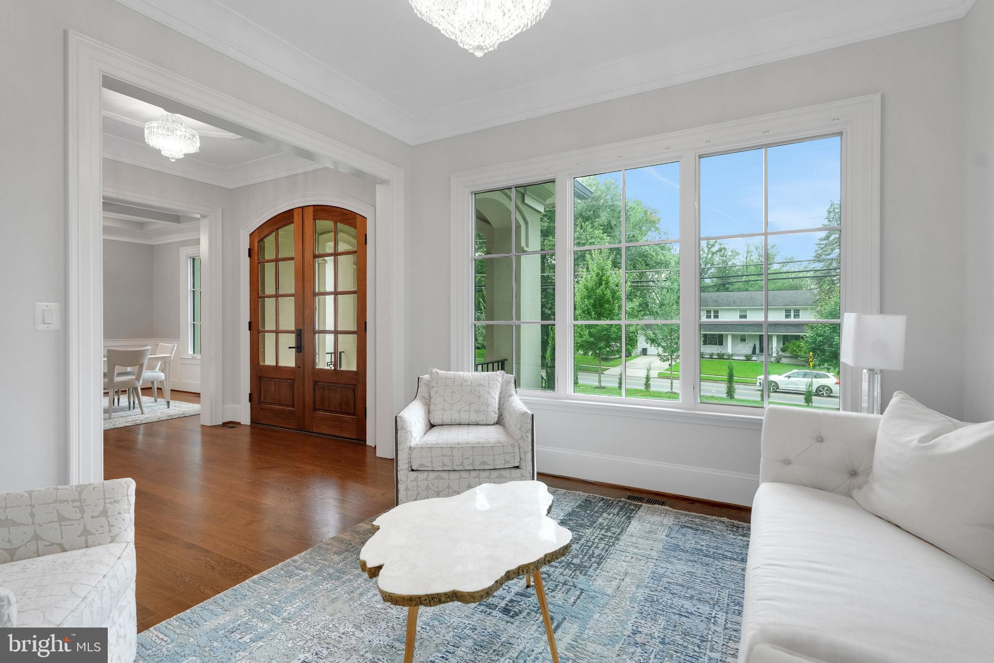 305 Old Courthouse Road Northeast Vienna, VA 22180 - Photo 9 of 69 a living room with furniture and a window