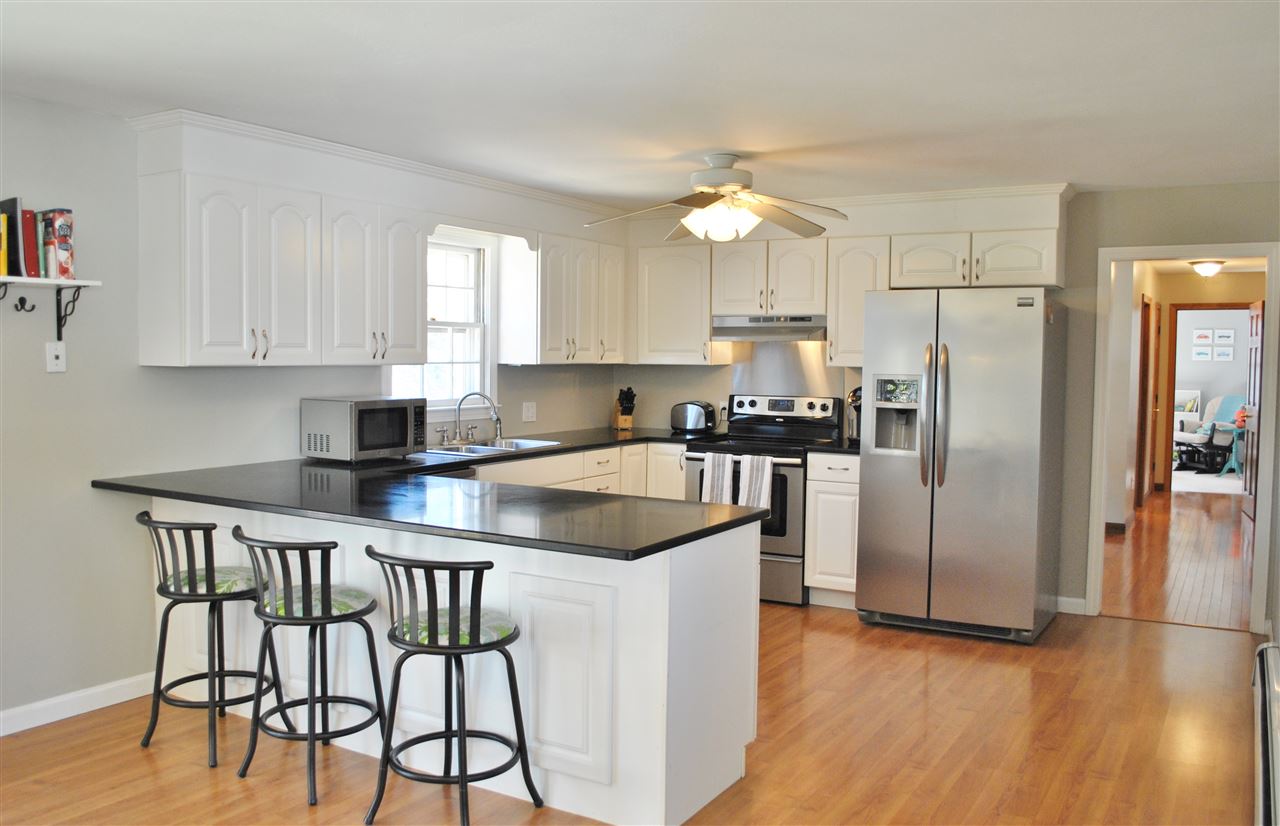 22 Pemberton Road Nashua, NH 03063 - Photo 3 of 28 Gallery Image 3