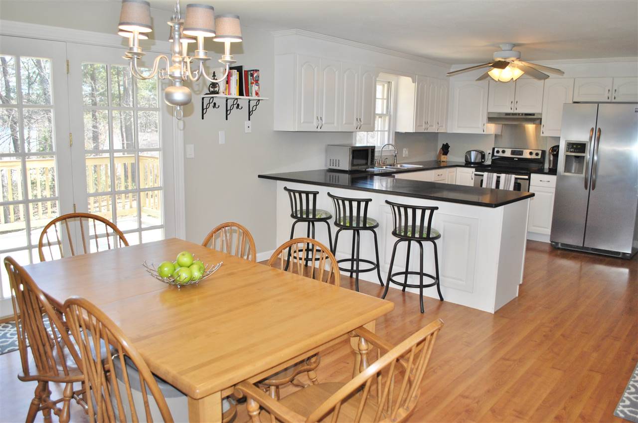 22 Pemberton Road Nashua, NH 03063 - Photo 6 of 28 Gallery Image 6
