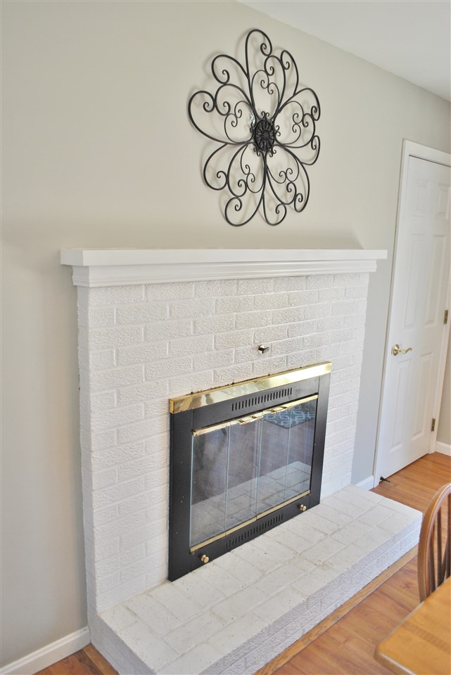 22 Pemberton Road Nashua, NH 03063 - Photo 7 of 28 Gallery Image 7