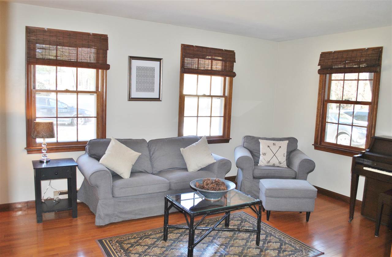 22 Pemberton Road Nashua, NH 03063 - Photo 9 of 28 Gallery Image 9