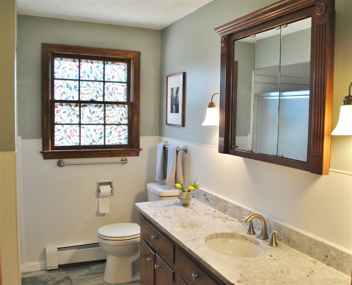22 Pemberton Road Nashua, NH 03063 - Photo 10 of 28 Gallery Image 10