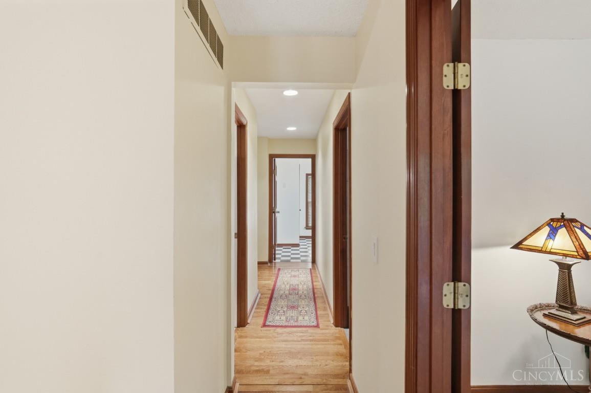 6046 Gaines Road Cincinnati, OH 45247 - Photo 28 of 78