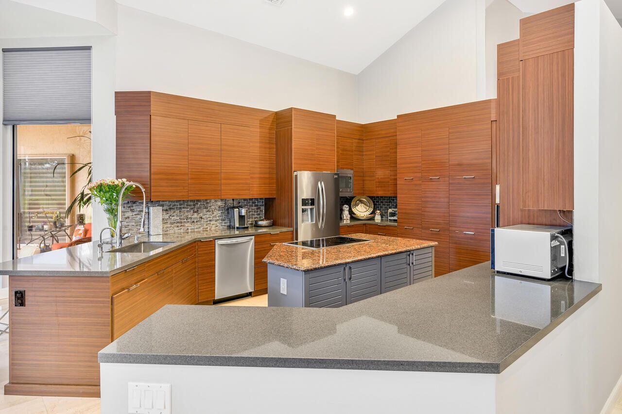 5852 Northwest 23rd Terrace Boca Raton, FL 33496 - Photo 10 of 52 20220929180308727767000000-o