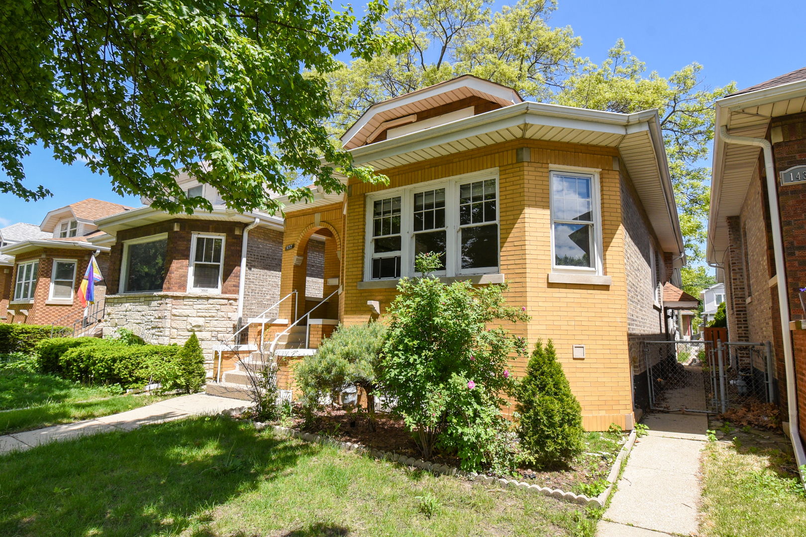 1437 Maple Avenue Berwyn, IL 60402 - Photo 2 of 35