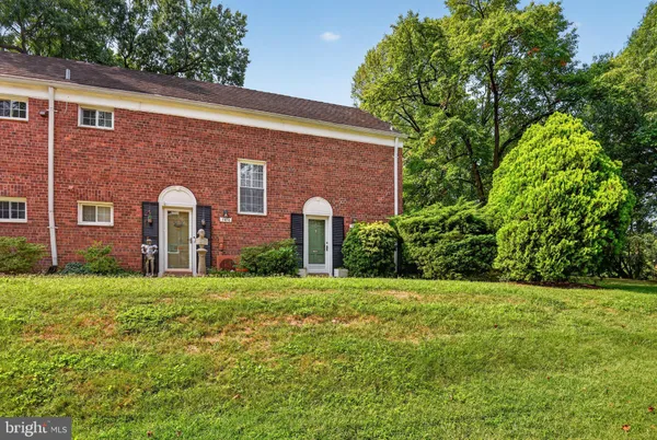 $2,200 | 3458 Martha Custis Drive, Alexandria, VA 22302