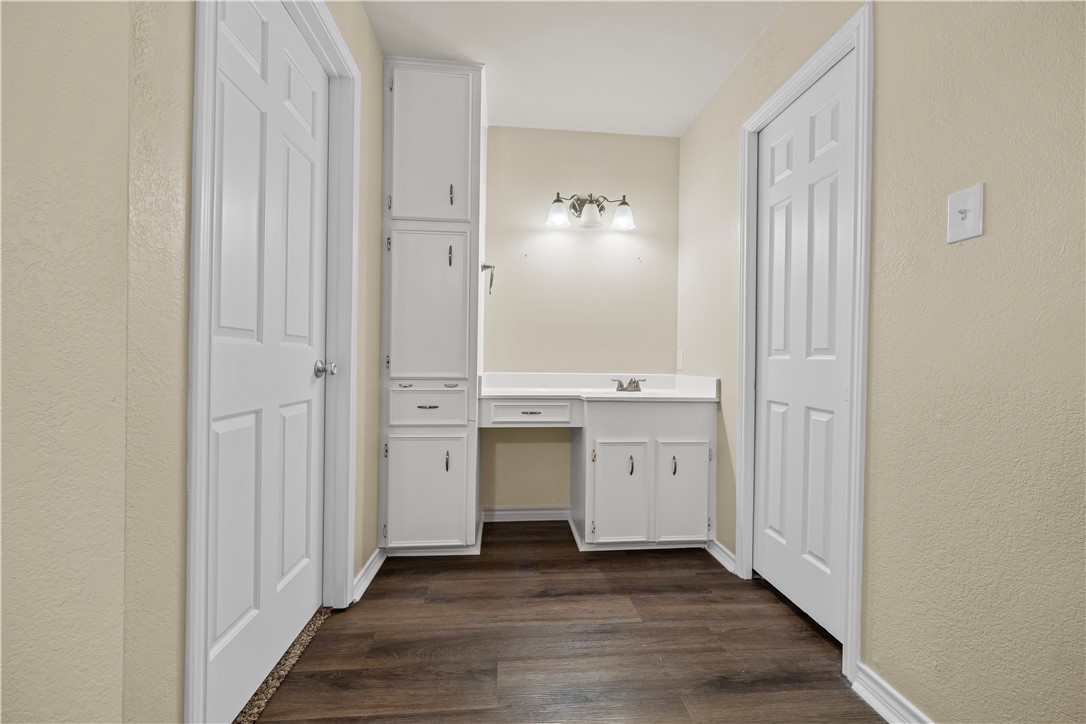 4418 Holly Ridge Drive Corpus Christi, TX 78413 - Photo 23 of 26 Primary Bath