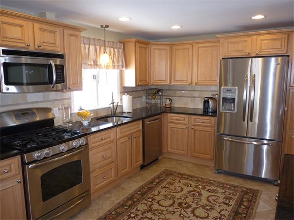 6 Spring Valley Road Medfield, MA 02052 - Photo 2 of 13 Gallery Image 2