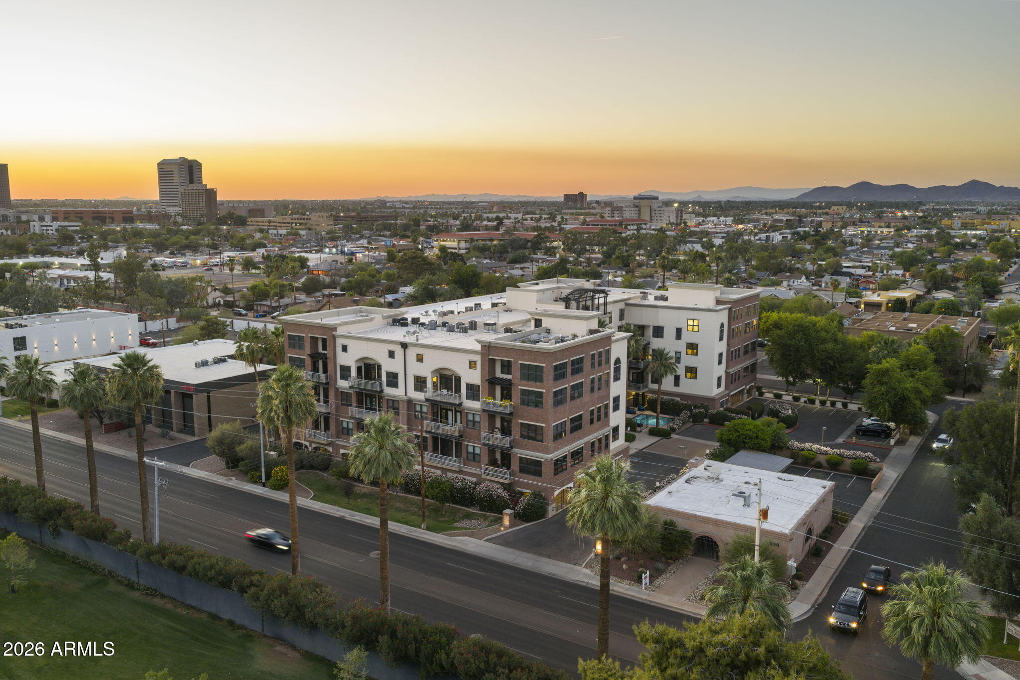 914 East Osborn Road, Unit 418 Phoenix, AZ 85014 - Photo 45 of 48 49-web-or-mls-914-e-osborn-rd-unit-418