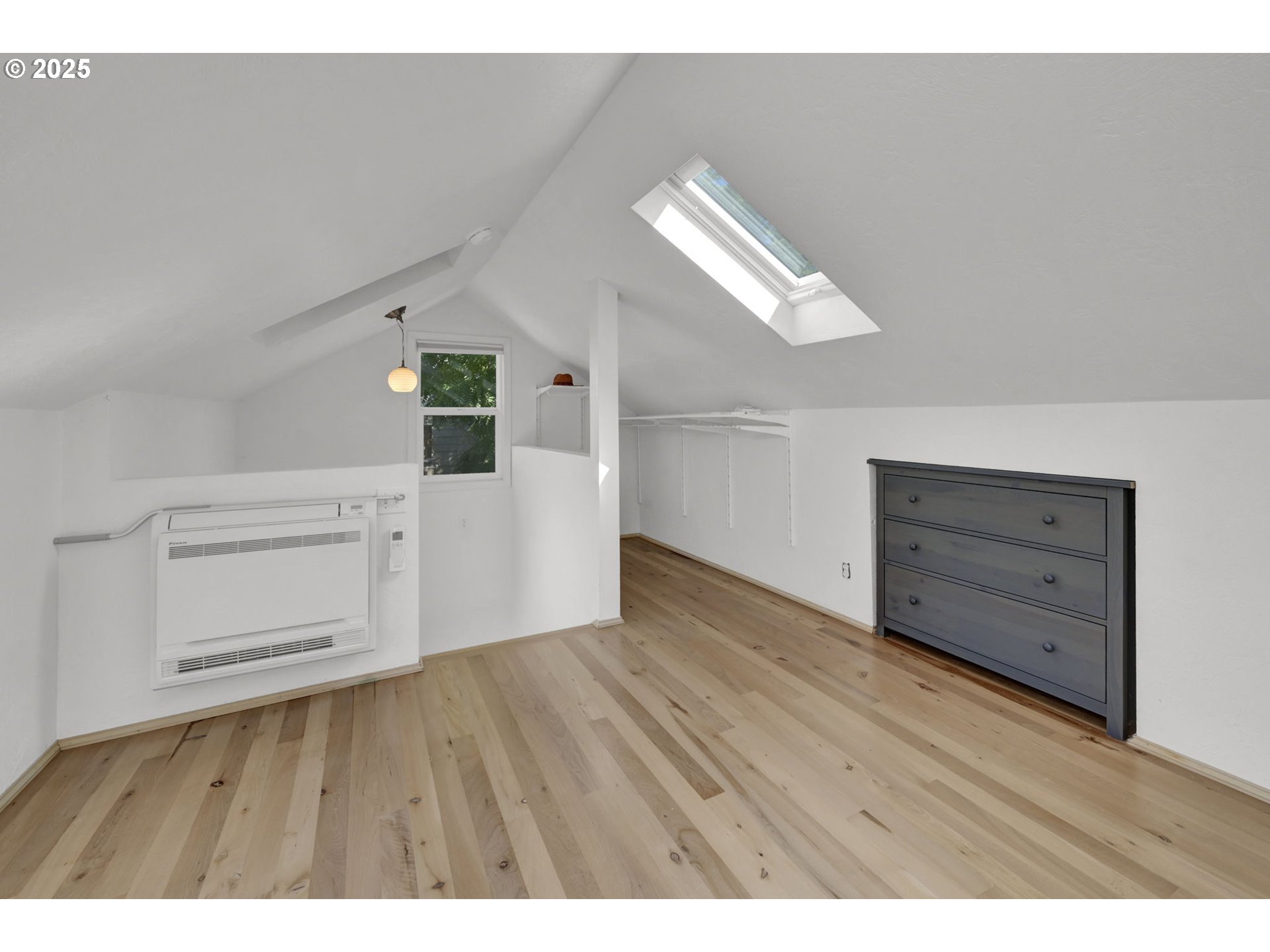 2424 Nixon Street Eugene, OR 97403 - Photo 28 of 48 a view of a livingroom with wooden floor