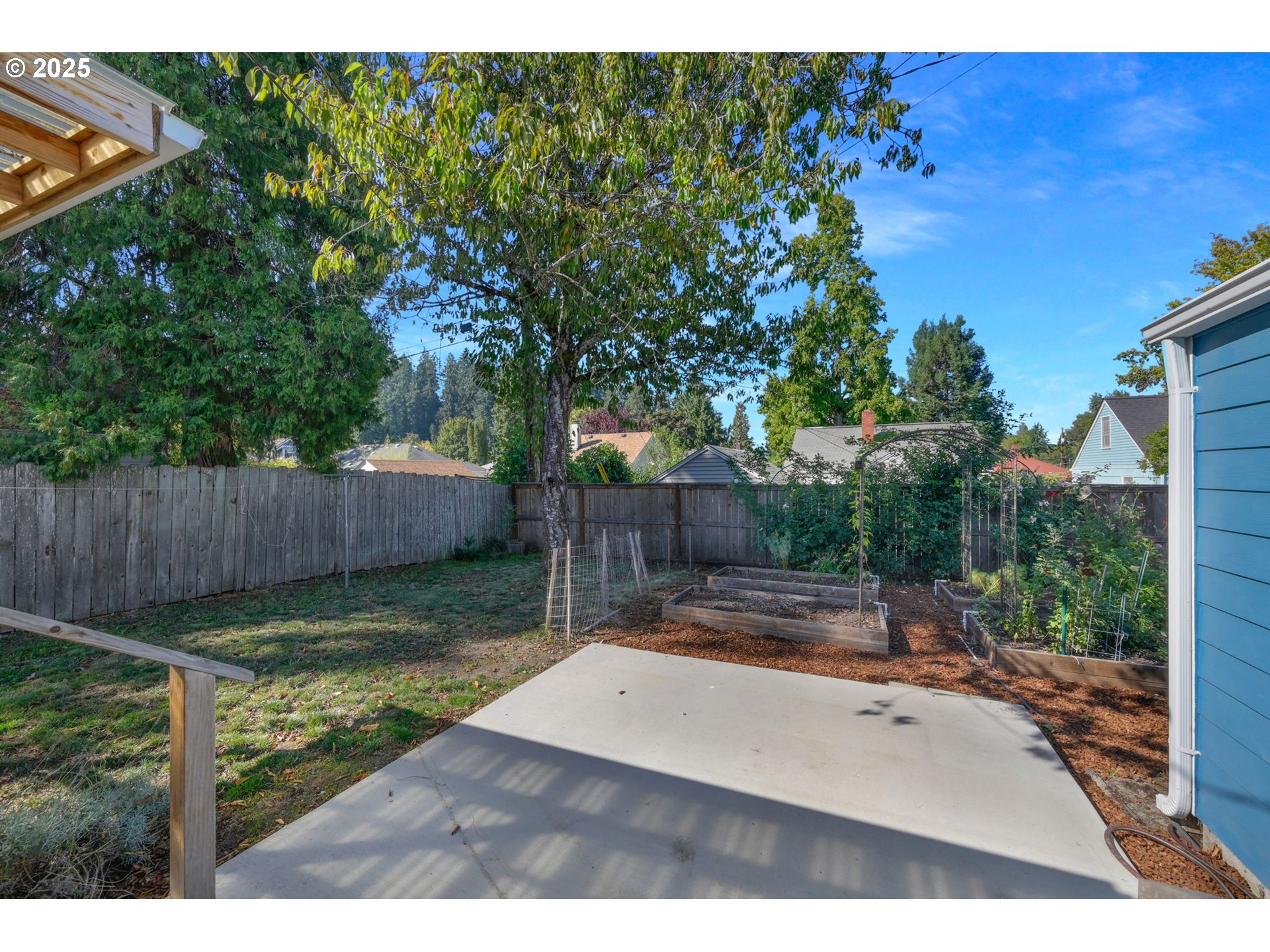 2424 Nixon Street Eugene, OR 97403 - Photo 40 of 48 a view of a backyard
