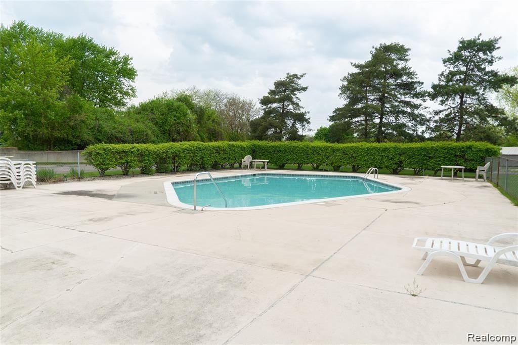 31993 West 12 Mile Road, Unit 306 Farmington, MI 48334 - Photo 13 of 18