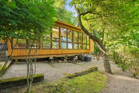 $1,299,000 | 21 Sheffield Terrace, West Orange, NJ 07052
