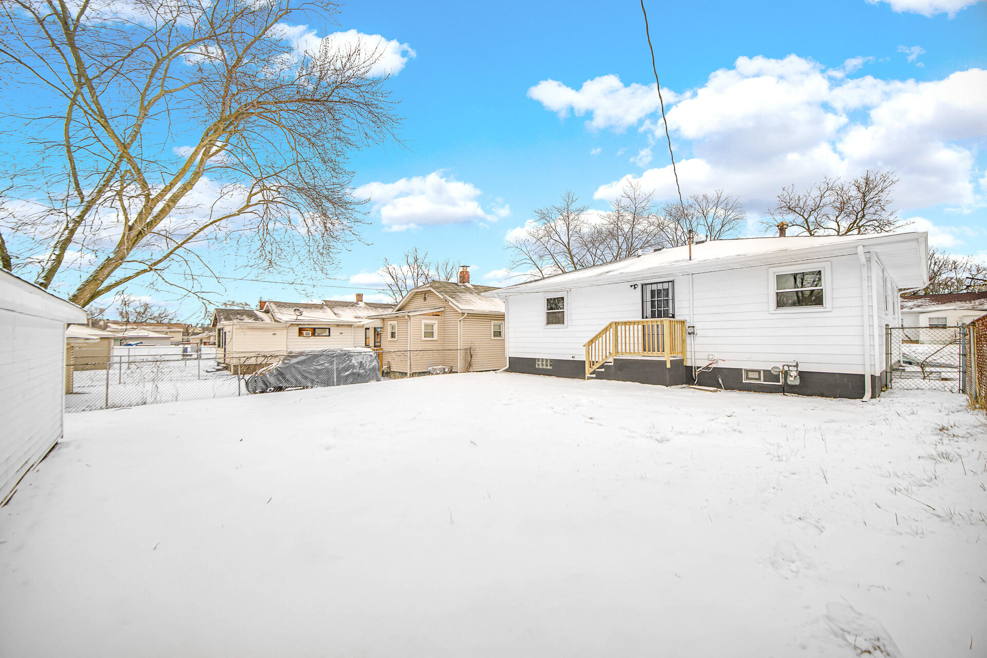 1172 Ralston Street Gary, IN 46406 - Photo 3 of 23 1920x1280