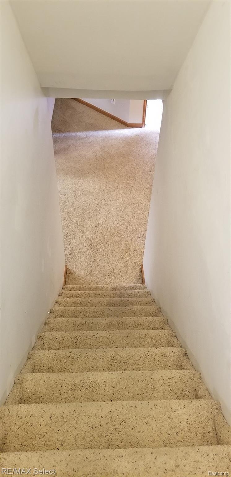 4461 Stoney Ridge Road Flint, MI 48507 - Photo 36 of 68 stairs to basement.jpg