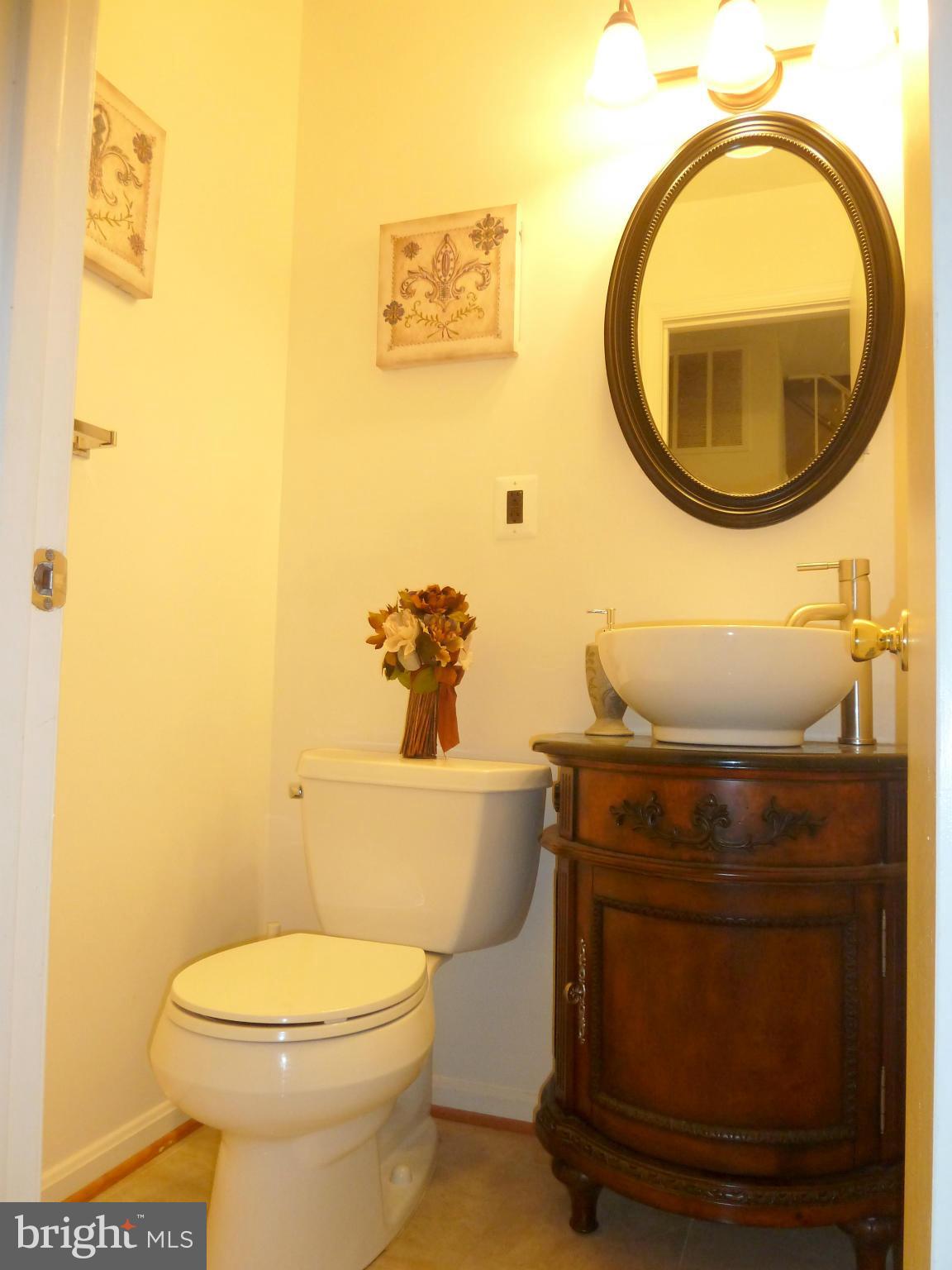 8702 Postoak Road Potomac, MD 20854 - Photo 13 of 27 Bath