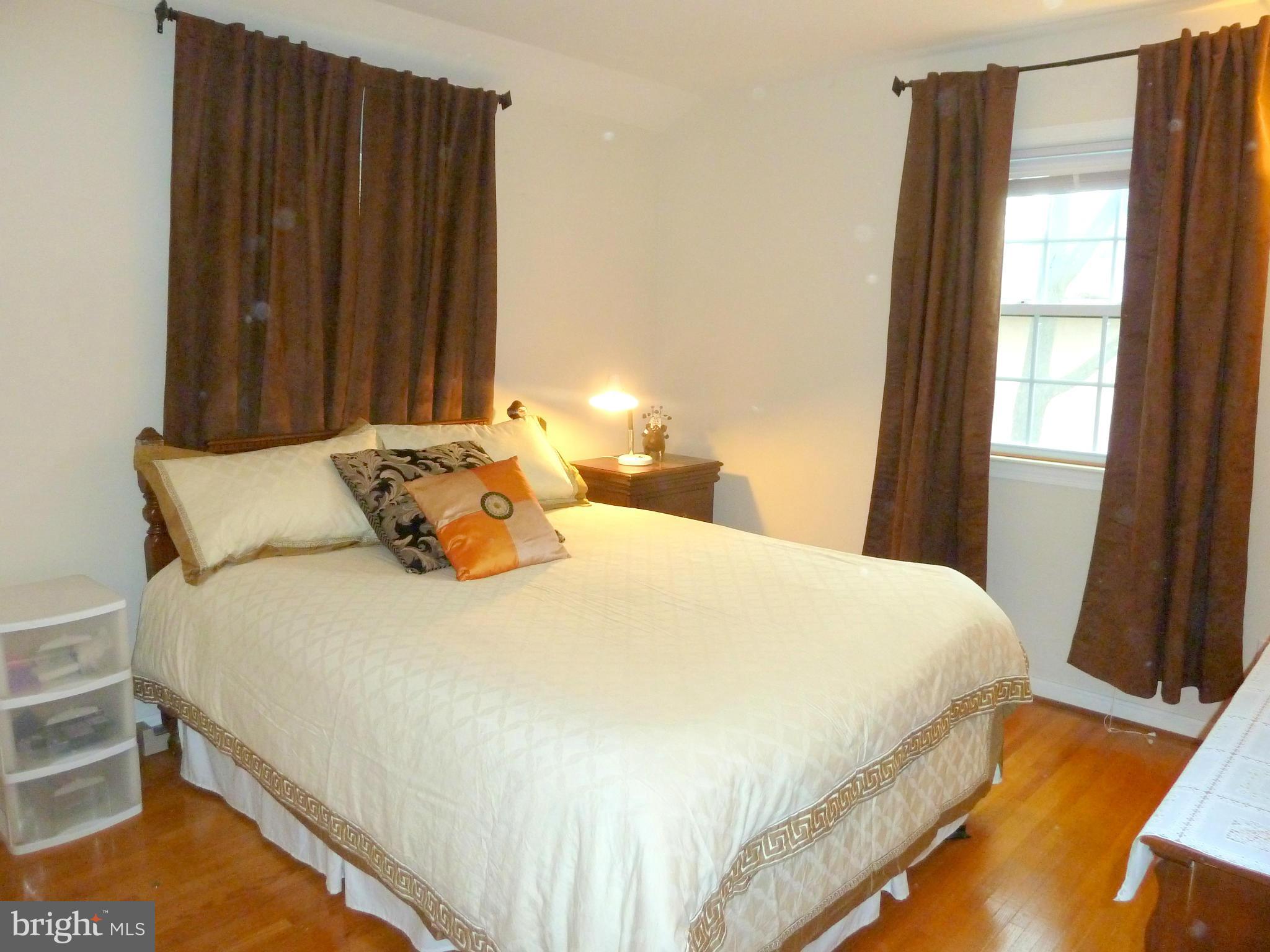 8702 Postoak Road Potomac, MD 20854 - Photo 19 of 27 Bedroom