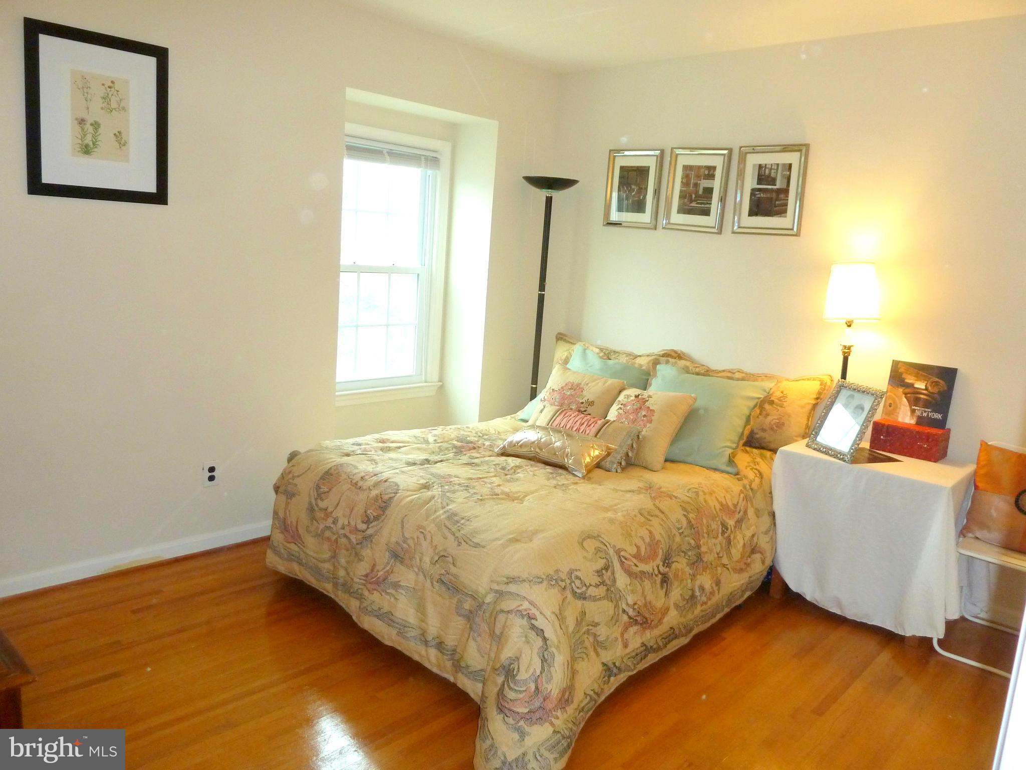 8702 Postoak Road Potomac, MD 20854 - Photo 20 of 27 Bedroom