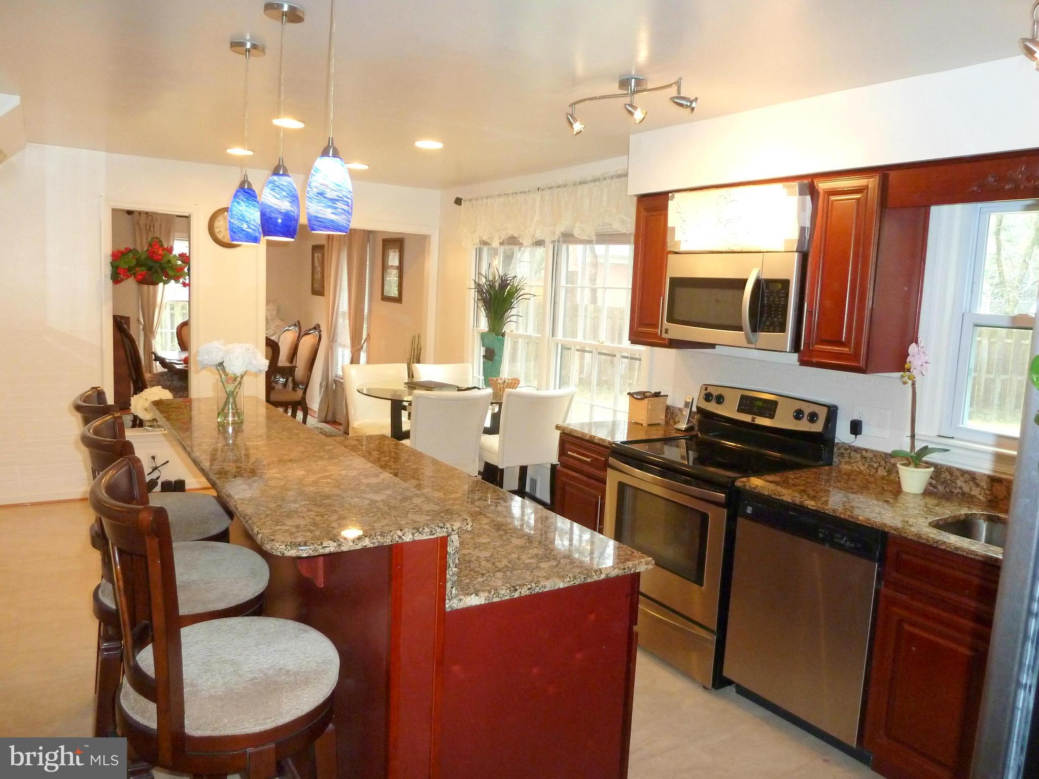 8702 Postoak Road Potomac, MD 20854 - Photo 6 of 27 Kitchen