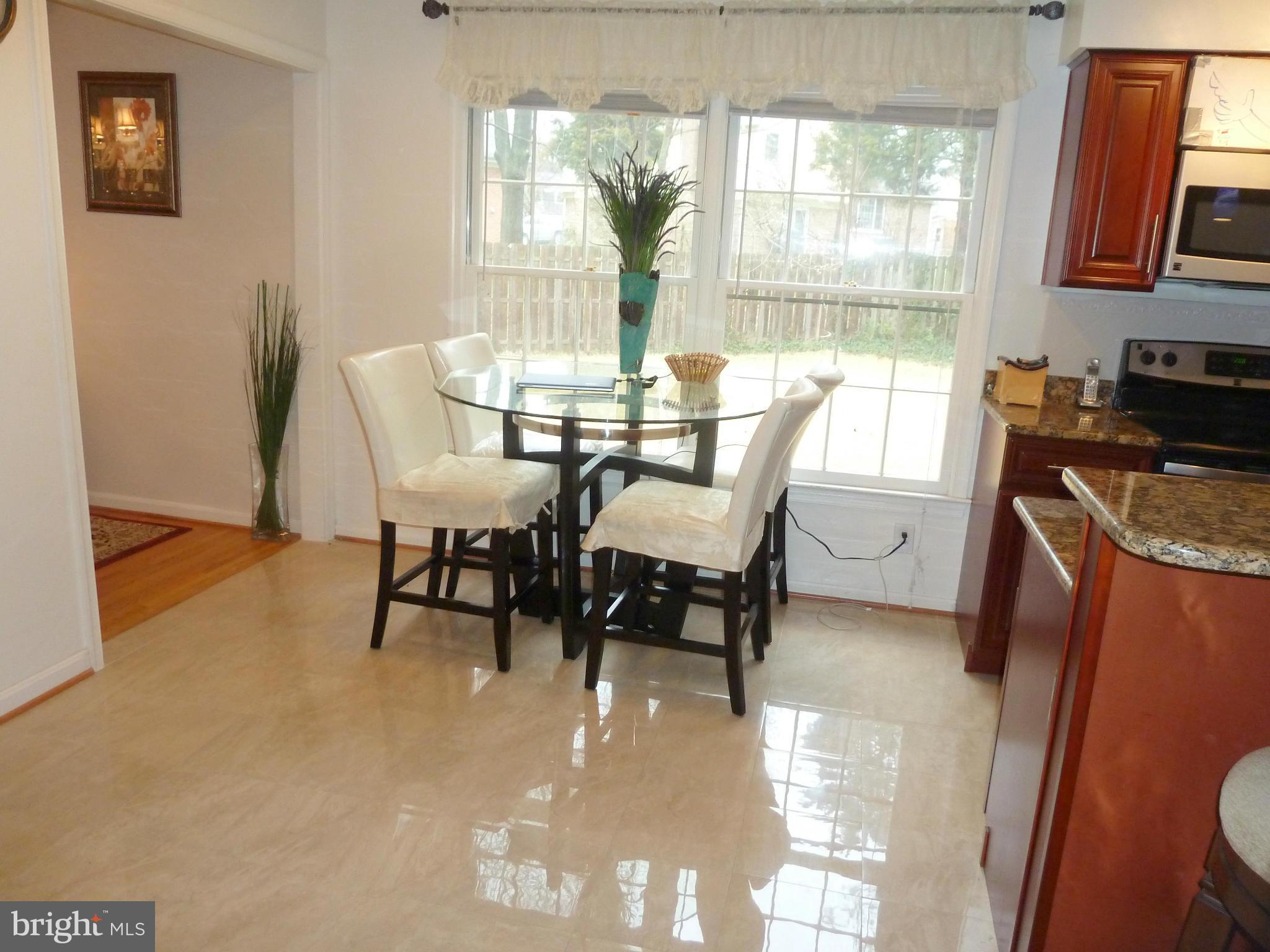 8702 Postoak Road Potomac, MD 20854 - Photo 7 of 27 Kitchen