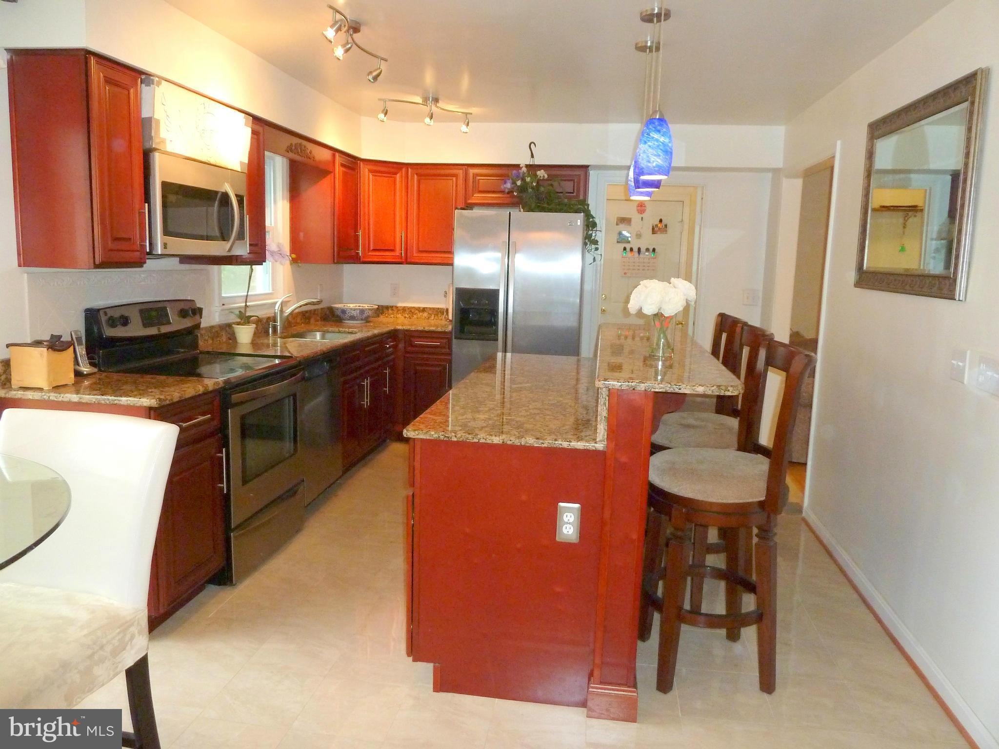 8702 Postoak Road Potomac, MD 20854 - Photo 9 of 27 Kitchen