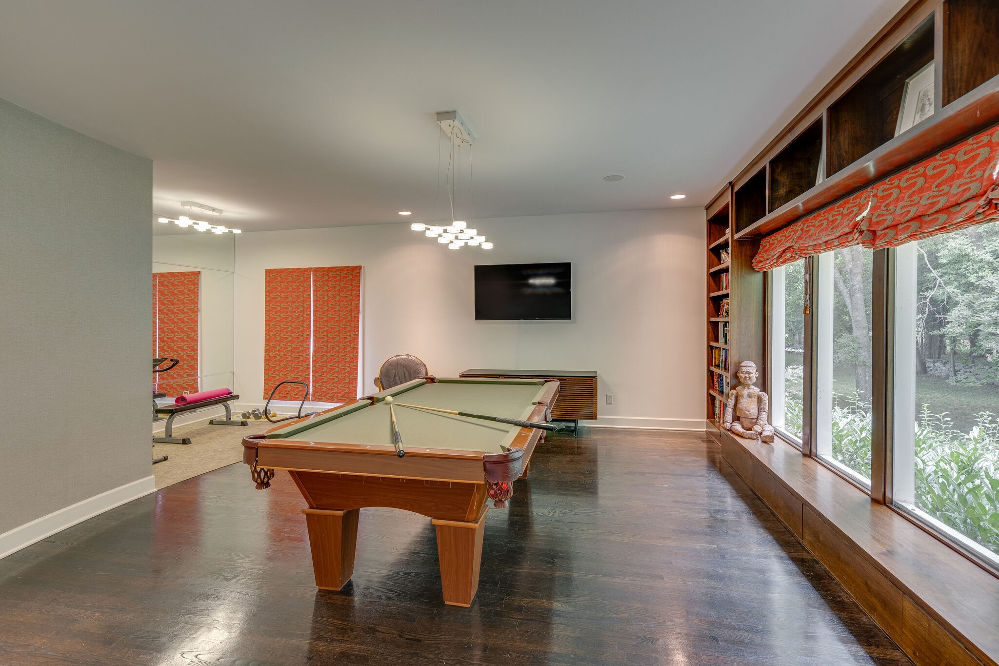 621 Post Oak Circle Brentwood, TN 37027 - Photo 27 of 50 a room with furniture and a large window