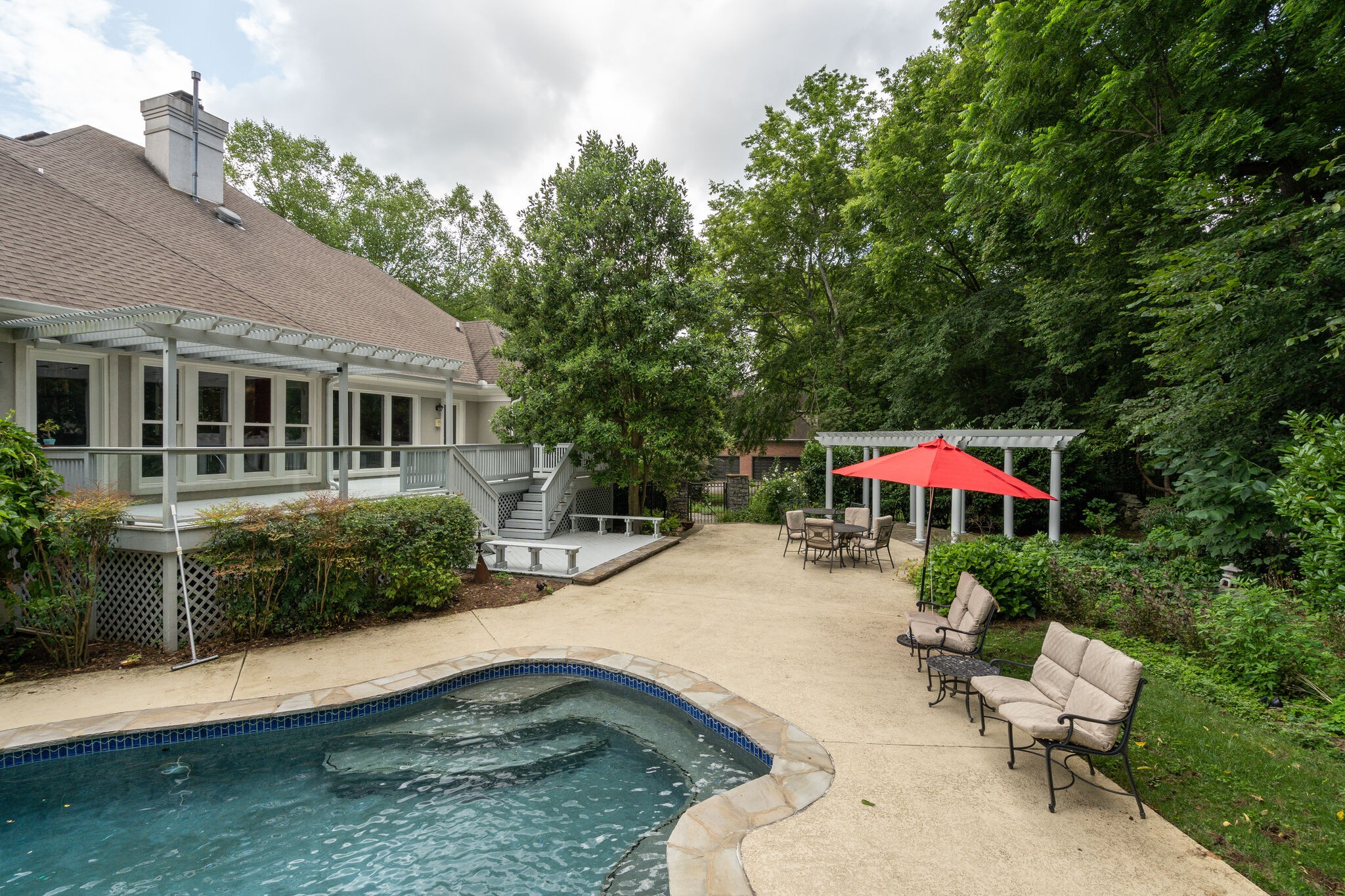 621 Post Oak Circle Brentwood, TN 37027 - Photo 49 of 50 an outdoor space with patio and furniture