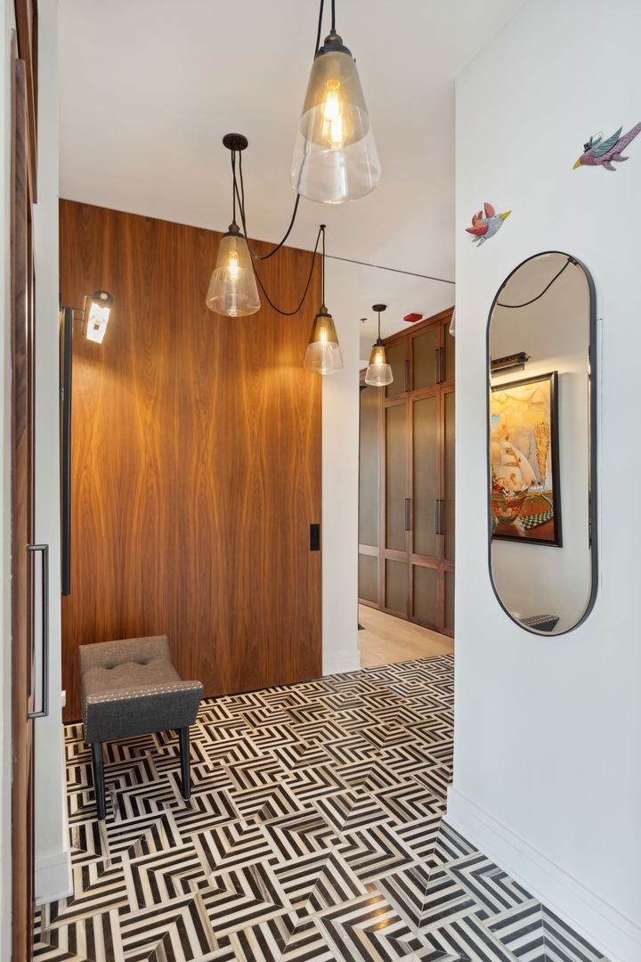 910 West Madison Street, Unit 904E Chicago, IL 60607 - Photo 14 of 64