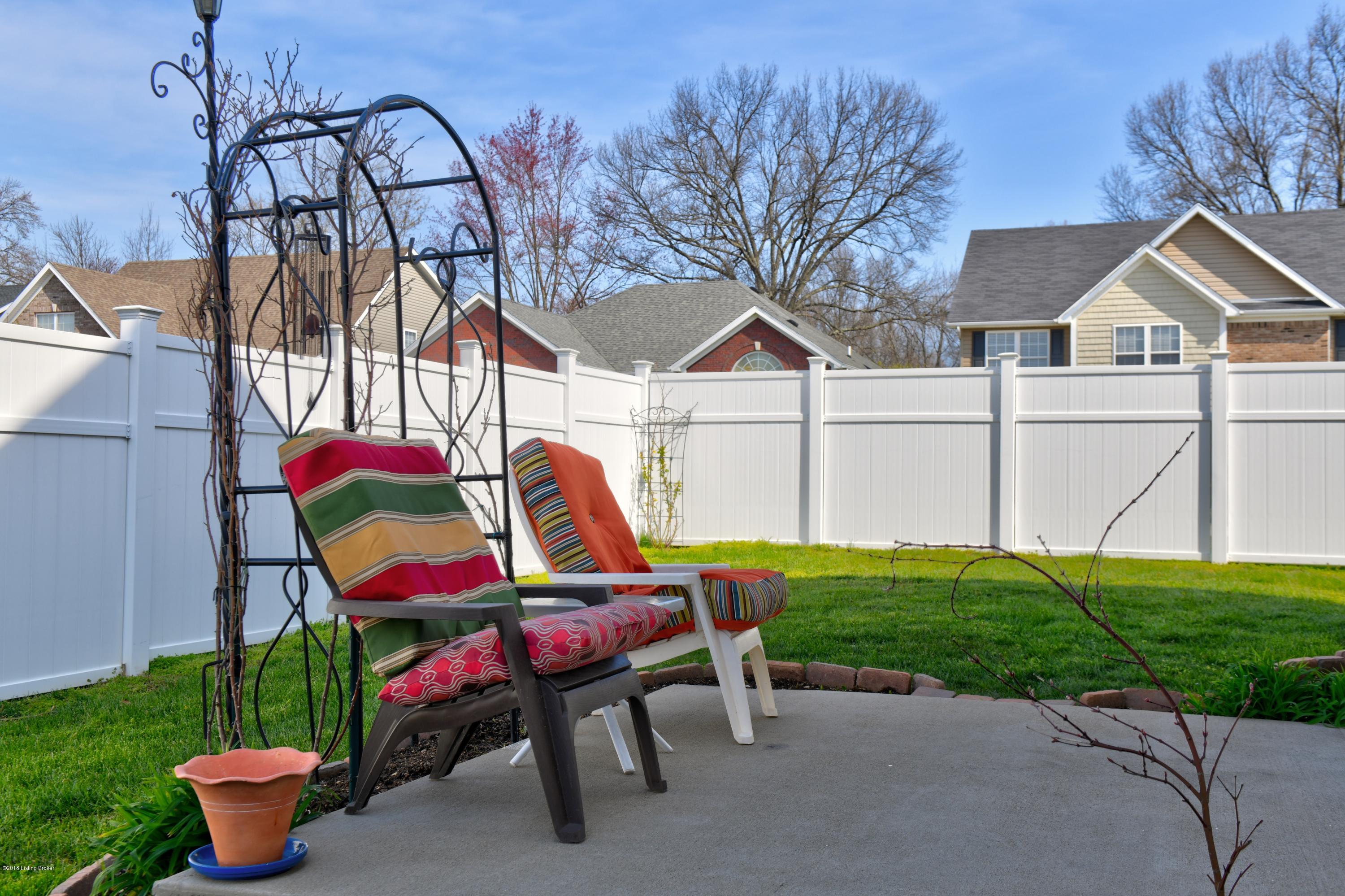 6908 Fernview Road Louisville, KY 40291 - Photo 20 of 22 rear view