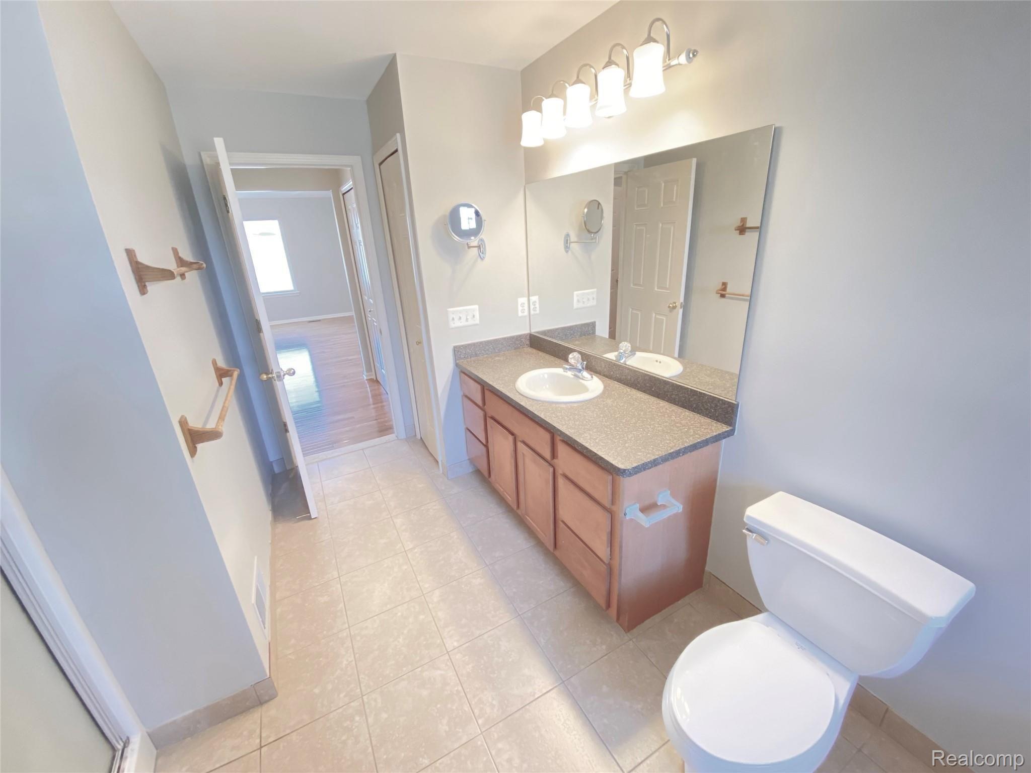 1703 Milverton Road Troy, MI 48083 - Photo 30 of 46 Master Bathroom